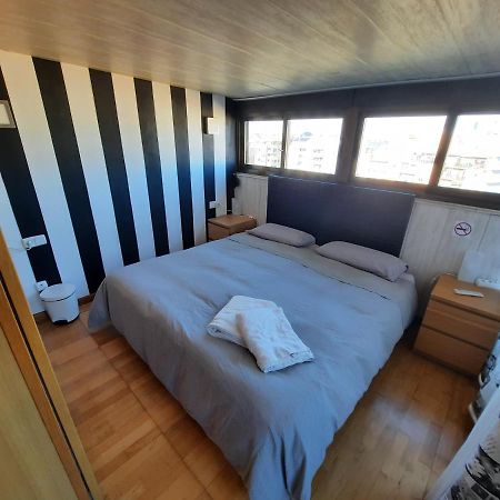 Habitación ático muy luminosa con baño y terraza Valência Exterior foto